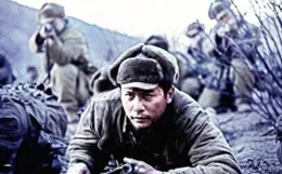 誌願軍戰士夜探敵營，帶回一部電話機，團長馬上下令：該進攻了