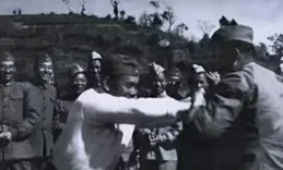 許世友從小習武，看到成龍功夫片評論：別看是雜耍，有點真功夫