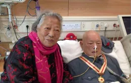 紀實她將情報藏尿布中帶出上海，解放後周總理發電：速來中央報到