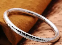 花2萬多買的金鐲子，戴了一年多少了15克，報警了，評論區炸鍋！