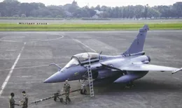 與馬克龍見面之後，武契奇主動和普亭保持距離，不去金磚去紐約