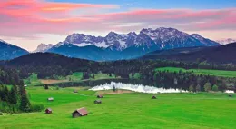 控制欲特別強的星座，以自我為中心，將別人緊緊綁在身邊