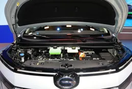 這車配2.0T+2擋DHT，續航能跑1200公裏，預售23.58萬起有戲嗎？