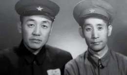 55年賀龍拿著授銜名單找毛主席評理，毛主席看後坦言：確實評低了