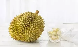 廣西一女子家兩個大鳳梨蜜成熟了，被她發到網上，評論區笑死了！