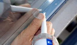 結構膠和玻璃膠大不同！老師傅告訴你 5 個關鍵區別！