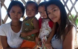 亞洲唯一禁止離婚的國家，社會提倡早婚，反對避孕，人口已破億