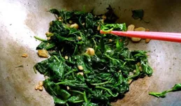 立秋後，芹菜、菠菜靠邊站，用它包包子，營養極高，好吃不上火！