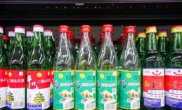 白酒金字塔結構崩塌