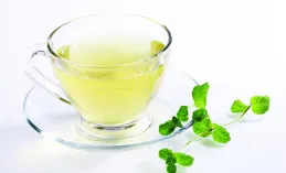 別太離譜丨喝綠茶能抵禦電腦放射線？沒你想的那麽神奇！