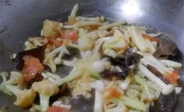 少鹽少油的素菜一鍋鮮，不想吃肉了就做上一盤，營養好吃又下飯