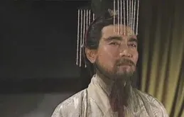 曹操欲杀孔融全族，见其幼子未跑不解，小孩9字回答成千古名言