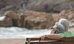 笑不活了，每一代人都有每一代人喜歡收集的破爛？評論區太真實了