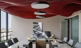 辦公室設計融合了適應力強的元素 並融合了傳統與現代美學