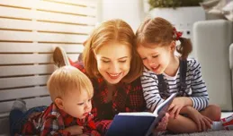 雙胞胎家庭的家長手到底有多穩，一碗水要端平