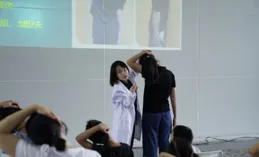 關註脊柱側彎，守護青少年健康！