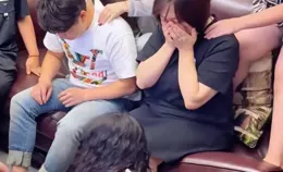 笑不活！16個外甥來過寒假，舅舅怒買三頭豬1500斤，預貸款發紅包