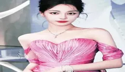 迪麗熱巴紐作主演，娛樂圈內光芒四射，人氣飆升成焦點