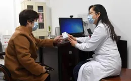 骨質疏松與吃飯有關？醫生：不想患上骨質疏松，平時可以多吃3物