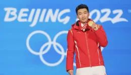 賈冰風趣回應「米其冰」昵稱，展現廚藝與人格魅力