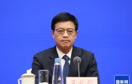 人社部答頂端新聞：完善養老服務人才評價機制｜直擊釋出會