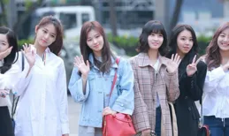 滬少們開豪車炸街逗南韓人，騎200萬哈雷撐場面，上海街頭成秀場