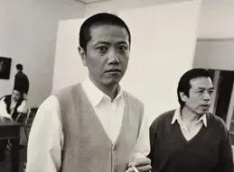 如何看待陳丹青表示「以前上海人都不知道，咖啡不可以用玻璃杯裝」？