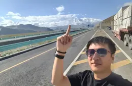 張雪峰辟謠:年會撒錢是謠言!網友:僅僅不給員工定KPI就羨慕死我們