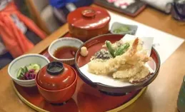 一個好的婆婆比月嫂還要給力，制作的月子餐營養美味，葷素搭配