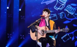 我覺得任賢齊以他的唱功參加好聲音連海選都過不去。任賢齊是以專業歌手的身份出道的嗎？