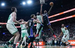 掀翻5巨頭球隊，6連勝打瘋了，西部格局未定，勇船狼湖對手來了