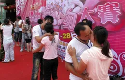 與兒女親家來往，記住「一不笑，二不問，三不動」，給孩子留面子