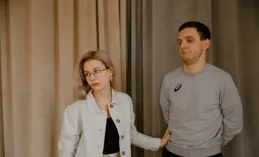 媽媽：你媽可以淩晨送你去上學，但絕對不能是早晨，因為起不來