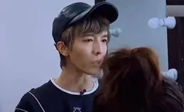 38歲劉亦菲珠圓玉潤好松弛，30歲孟子義十分美艷，卻有點放不開