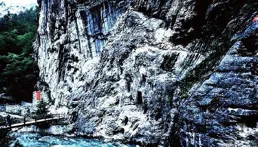 長征中最關鍵的一戰，比飛奪瀘定橋更慘烈，毛主席：必須三天拿下