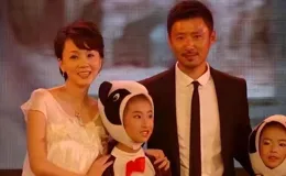 「癡情男」高鑫，戲裏渣男戲外情種，與小秦氏相愛24年不離不棄