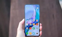 驍龍8至尊版價格屠夫！真我RMX5090首曝：取消潛望長焦