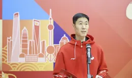 20歲的新民晚報紅雙喜杯上午開賽，新老朋友到場，桌球朋友圈不斷擴大