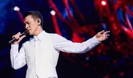 四太看劉德華演唱會！拎倆35萬愛馬仕，卻被穿百元棉服郭晶晶搶鏡