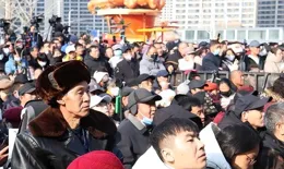 甘肅小縣城劇團走紅秦腔之城西安，萬人大合唱親民令本地劇團汗顏