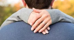 人到中年，只想留點頭發和錢