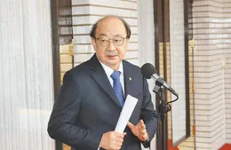 政壇老將柯建銘，「瘋了」？
