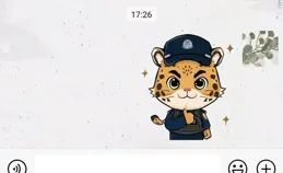 鬥圖，「警小豹」沒怕過！