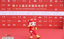 【新豬豬俠大電影·超級賽車】：一場速度與萌力的狂歡