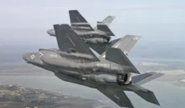 F-35被嫌棄？當初【壯誌淩雲2】為何不選最強戰機，反而選了它？