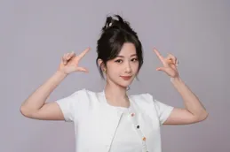 【國色芳華】霸榜熱度第一，楊紫奉獻整容式演技，不會為顏值所困