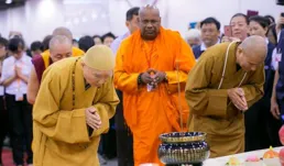 為什麽外來的佛教，成了中國第一大教？卻在自己老家滅亡了？