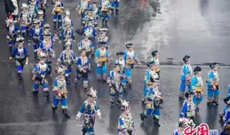 湖南吉首：乾州春會巡遊祈福 非遺熱鬧賀新春