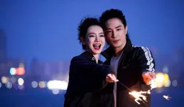 李承鉉一家五口度假，兒子紮辮子，小臉圓潤沒下巴比姐姐還像媽媽