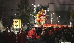 浦江板凳龍亮相杭城鬧新春